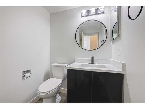 126 Aboyne Place Ne, Calgary, AB - Indoor Photo Showing Bathroom