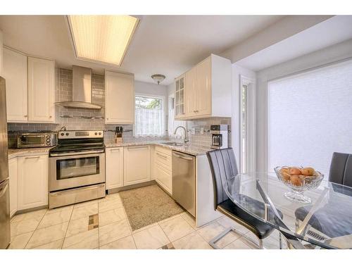 111 Hawkfield Crescent Nw, Calgary, AB - Indoor Photo Showing Kitchen