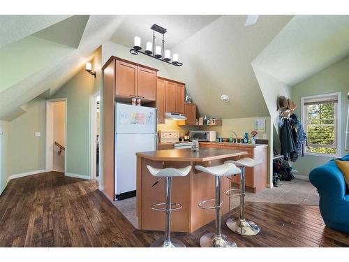 43 Cody Range Way, Rural Rocky View County, AB - Indoor Photo Showing Kitchen