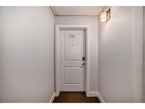 311-328 21 Avenue Sw, Calgary, AB - Indoor Photo Showing Other Room