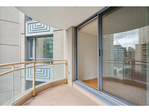 710-804 3 Avenue Sw, Calgary, AB - Outdoor With Balcony With Exterior