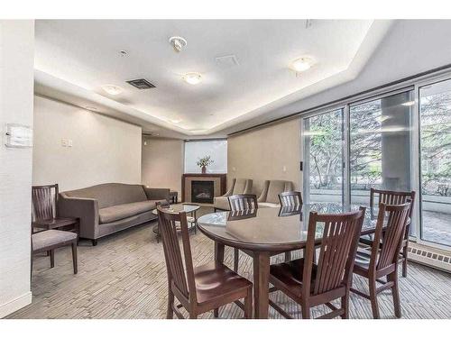 710-804 3 Avenue Sw, Calgary, AB - Indoor Photo Showing Dining Room