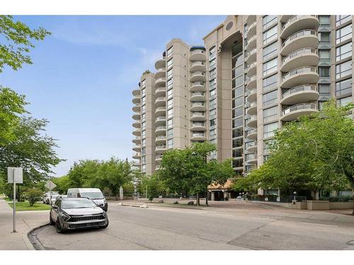 710-804 3 Avenue Sw, Calgary, AB - Outdoor With Balcony With Facade