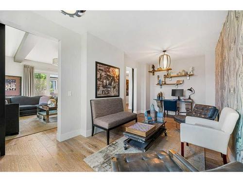 18 Whispering Springs Way, Heritage Pointe, AB - Indoor Photo Showing Living Room