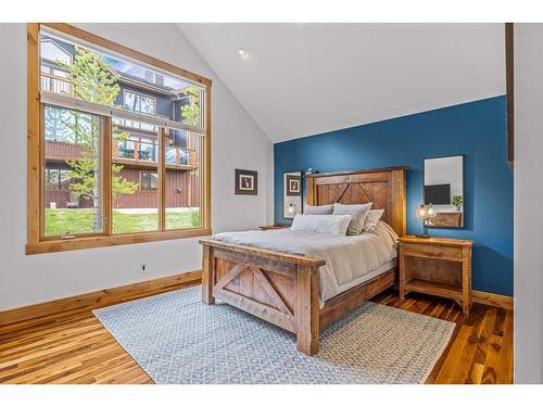 828 Silvertip Heights, Canmore, AB - Indoor Photo Showing Bedroom