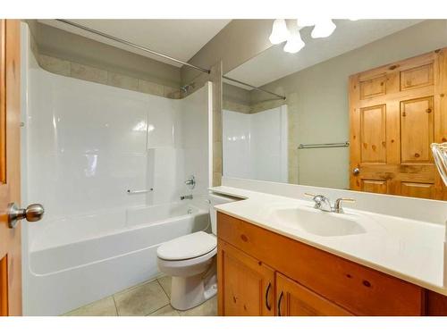 85 Tuscany Reserve Gate Nw, Calgary, AB - Indoor Photo Showing Bathroom