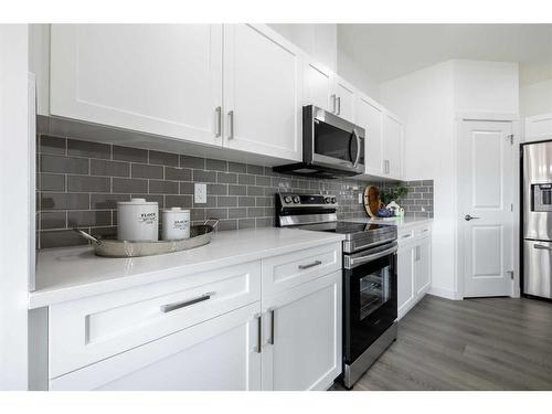 3093 Key Drive Sw, Airdrie, AB - Indoor Photo Showing Kitchen