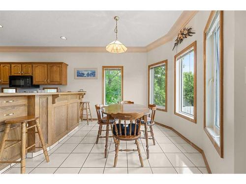 5609 60 Avenue, Olds, AB - Indoor Photo Showing Dining Room