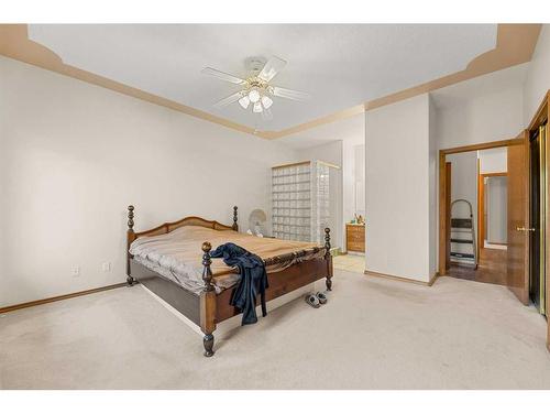 5609 60 Avenue, Olds, AB - Indoor Photo Showing Bedroom