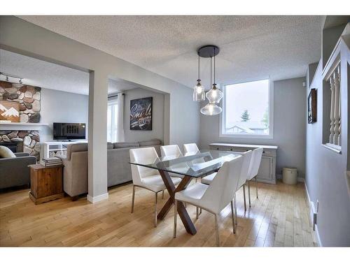 15 Strathaven Circle Sw, Calgary, AB - Indoor Photo Showing Dining Room