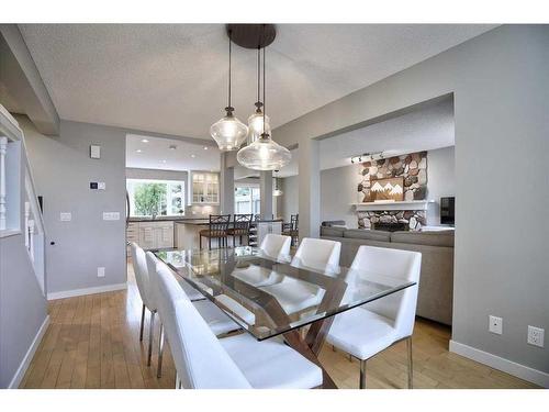 15 Strathaven Circle Sw, Calgary, AB - Indoor Photo Showing Dining Room