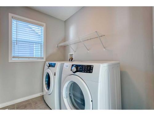 420 Auburn Crest Way Se, Calgary, AB - Indoor Photo Showing Laundry Room