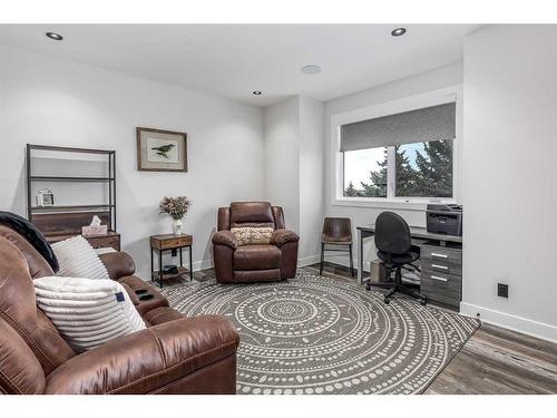 34131 Township Road 262, Rural Rocky View County, AB - Indoor Photo Showing Living Room