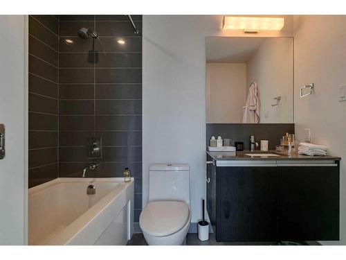 2107-1122 3 Street Se, Calgary, AB - Indoor Photo Showing Bathroom