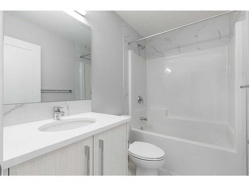 121 Dawson Circle, Chestermere, AB - Indoor Photo Showing Bathroom