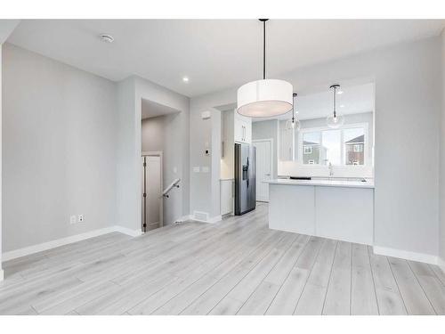 121 Dawson Circle, Chestermere, AB - Indoor Photo Showing Kitchen