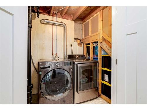 3423 Bowmanten Place Nw, Calgary, AB - Indoor Photo Showing Laundry Room