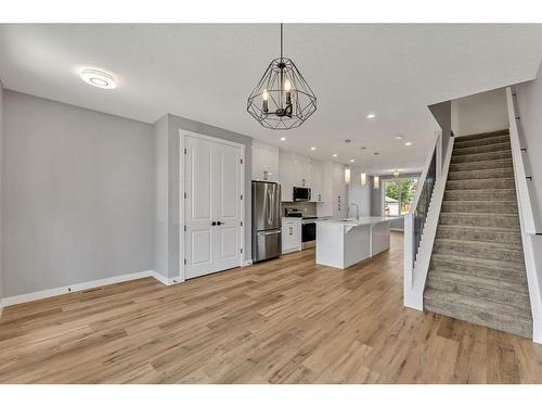 28 A Green Meadow Crescent, Strathmore, AB - Indoor Photo Showing Kitchen