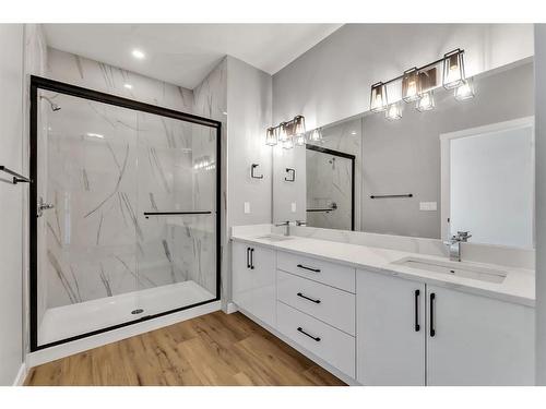 28 A Green Meadow Crescent, Strathmore, AB - Indoor Photo Showing Bathroom