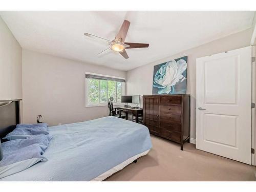 401-1027 1 Avenue Nw, Calgary, AB - Indoor Photo Showing Bedroom