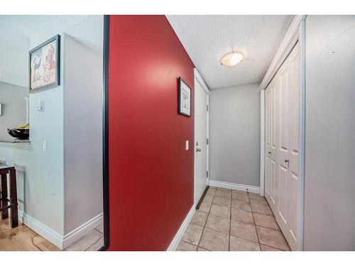 401-1027 1 Avenue Nw, Calgary, AB - Indoor Photo Showing Other Room