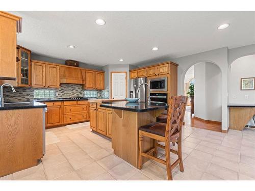 170 Valley Glen Heights Nw, Calgary, AB - Indoor Photo Showing Kitchen