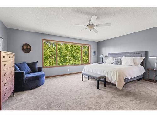 170 Valley Glen Heights Nw, Calgary, AB - Indoor Photo Showing Bedroom