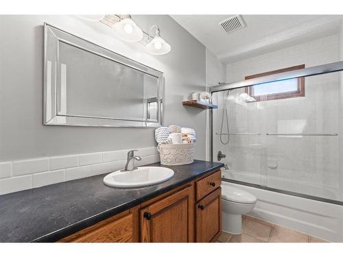 170 Valley Glen Heights Nw, Calgary, AB - Indoor Photo Showing Bathroom