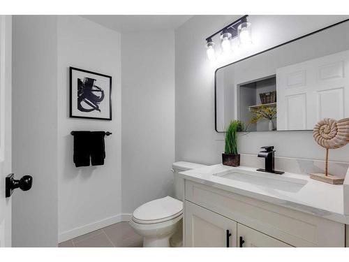 16 Hawktree Close Nw, Calgary, AB - Indoor Photo Showing Bathroom