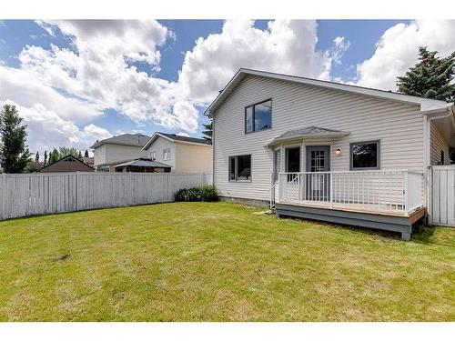 16 Hawktree Close Nw, Calgary, AB - Outdoor