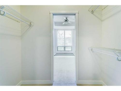 222-823 5 Avenue Nw, Calgary, AB - Indoor Photo Showing Bathroom