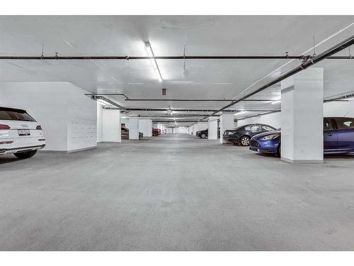 2104-615 6 Avenue Se, Calgary, AB - Indoor Photo Showing Garage