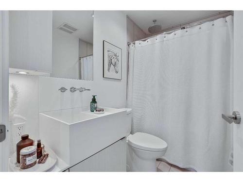 2104-615 6 Avenue Se, Calgary, AB - Indoor Photo Showing Bathroom