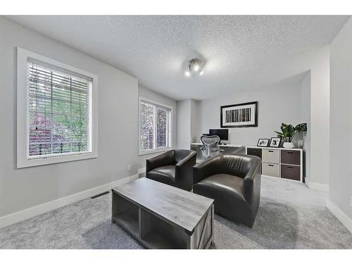 12-11 Scarpe Drive Sw, Calgary, AB - Indoor Photo Showing Bathroom