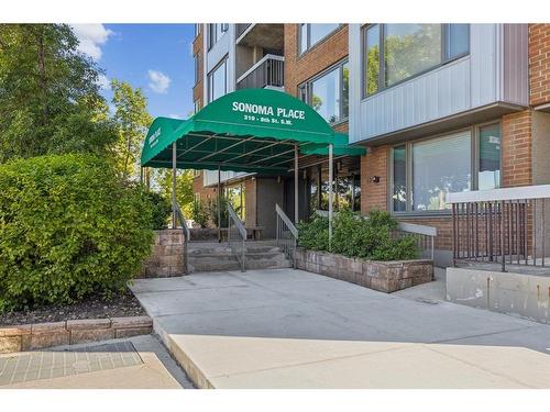 210-310 8 Street Sw, Calgary, AB - Outdoor