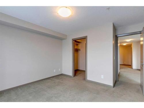 1310-310 Mckenzie Towne Gate Se, Calgary, AB - Indoor Photo Showing Other Room