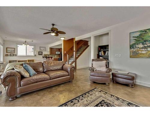 501 High Park Boulevard Nw, High River, AB - Indoor Photo Showing Living Room