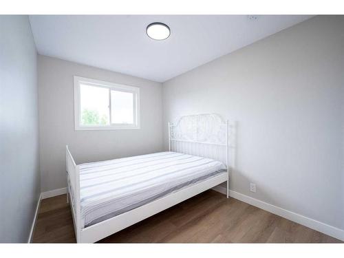 132 Castlegreen Close Ne, Calgary, AB - Indoor Photo Showing Bedroom