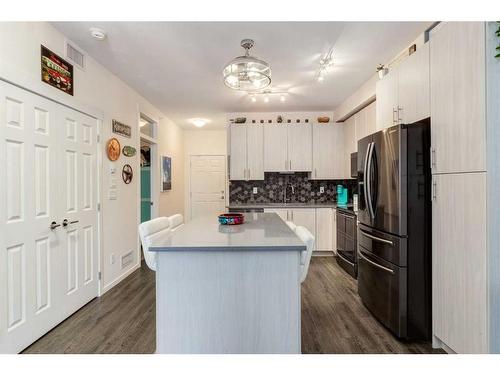 4412-215 Legacy Boulevard Se, Calgary, AB - Indoor Photo Showing Kitchen