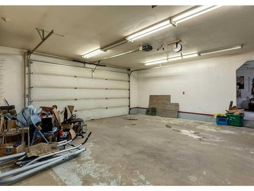 6144 Maddock Drive Ne, Calgary, AB - Indoor Photo Showing Garage