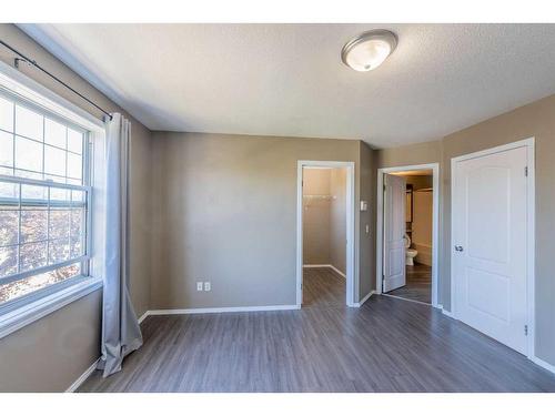 220 Covehaven Road Ne, Calgary, AB - Indoor Photo Showing Other Room