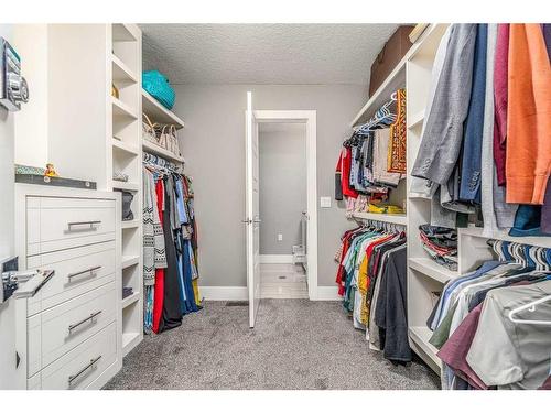 36 Rockyvale Green Nw, Calgary, AB - Indoor Photo Showing Laundry Room