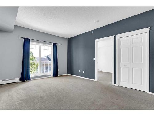 8304-70 Panamount Drive Nw, Calgary, AB - Indoor Photo Showing Other Room