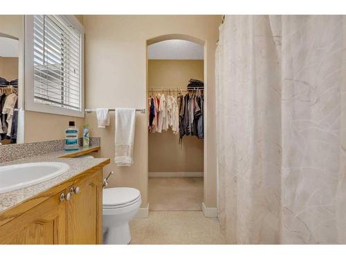107 Covemeadow Crescent Ne, Calgary, AB - Indoor Photo Showing Bathroom