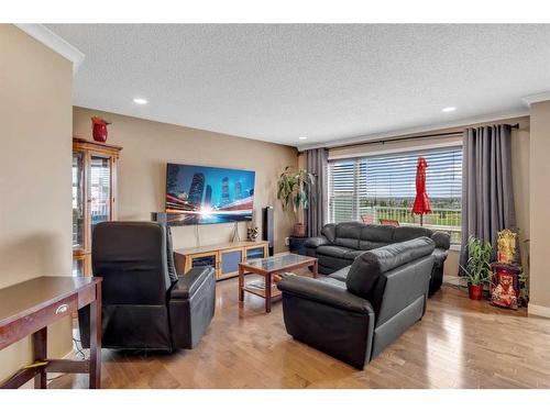 107 Covemeadow Crescent Ne, Calgary, AB - Indoor Photo Showing Living Room