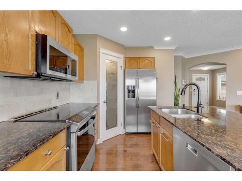 107 Covemeadow Crescent Ne, Calgary, AB - Indoor Photo Showing Kitchen With Double Sink With Upgraded Kitchen
