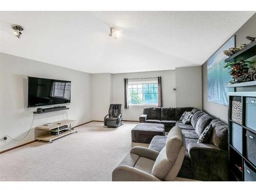 341 Citadel Meadow Bay Nw, Calgary, AB - Indoor Photo Showing Living Room