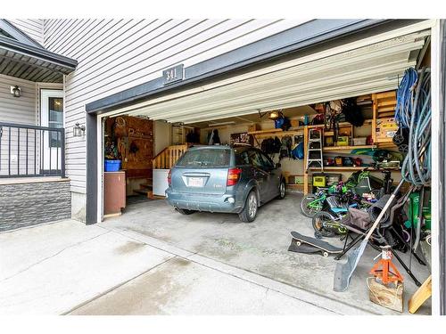 341 Citadel Meadow Bay Nw, Calgary, AB -  Photo Showing Garage