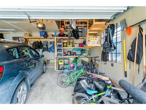 341 Citadel Meadow Bay Nw, Calgary, AB - Indoor Photo Showing Garage