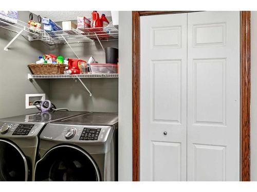 341 Citadel Meadow Bay Nw, Calgary, AB - Indoor Photo Showing Laundry Room